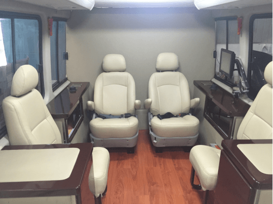 奔馳無人機指揮車 奔馳無人機指揮車
